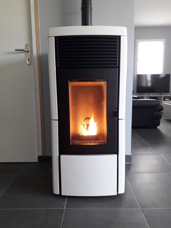 Poêle à Granulés Air MCZ CUTE 8 KW - Neuf - Pièce De Rechange Ou Modèle Complet ?